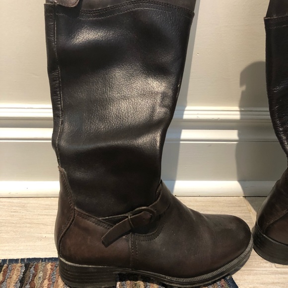 Brown boots - Picture 1 of 2